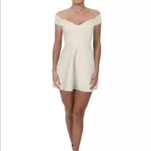 BCBG MAXAZRIA DRESS SIZE 8 - BRAND NEW WITH TAGS